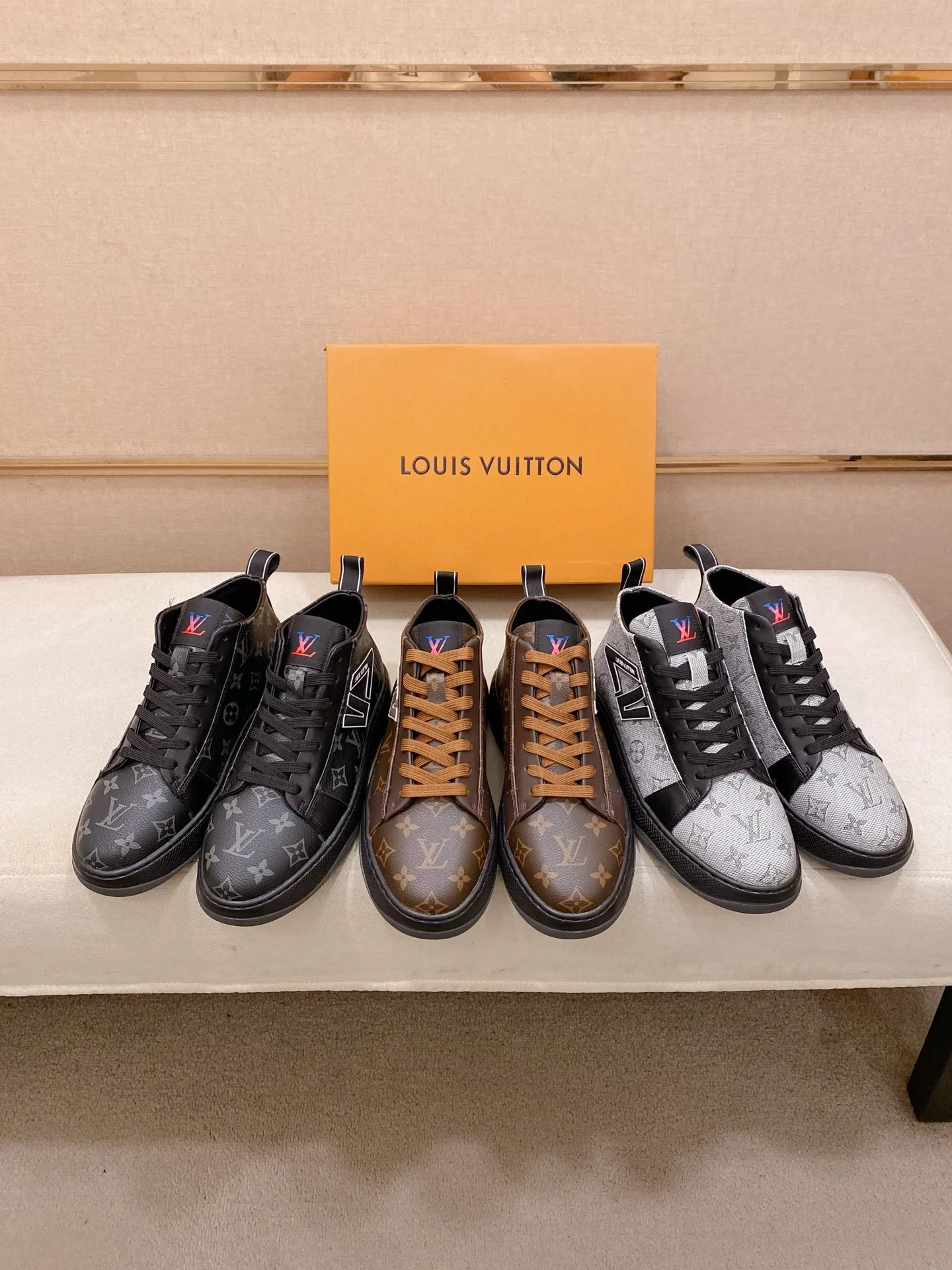 Factory price: 442💰🎉🎉LV~Louis Vuitton trendy men's shoes, new shipments, latest matching, same style as the official website, super high quality, hot selling in season [strong][strong][strong]Selected first-layer cowhide, comfortable sheepskin lining, original last, comfortable on the feet, wear-resistant rubber outsole, size: 38-44.